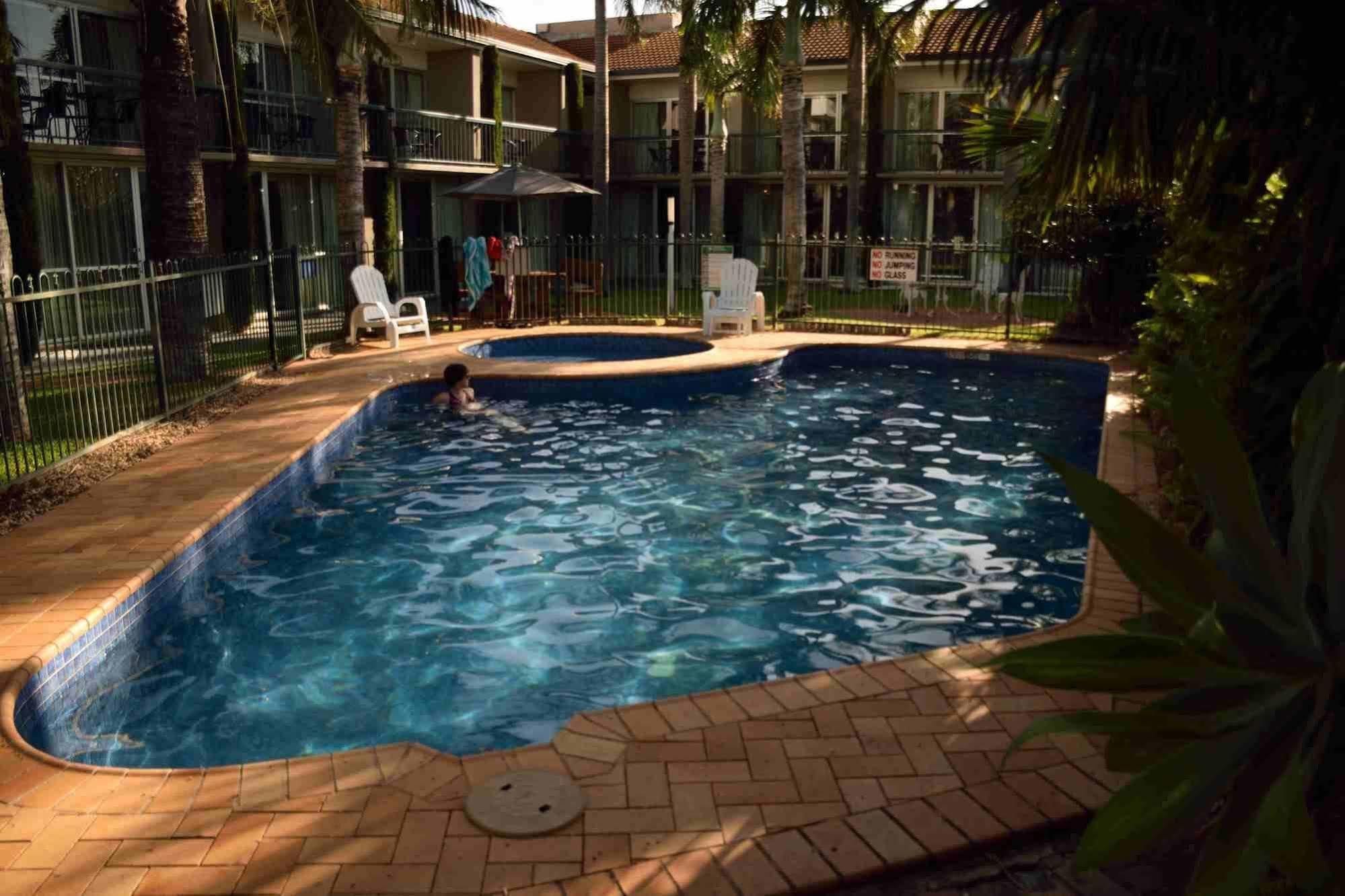 Motel 98 Rockhampton Eksteriør bilde